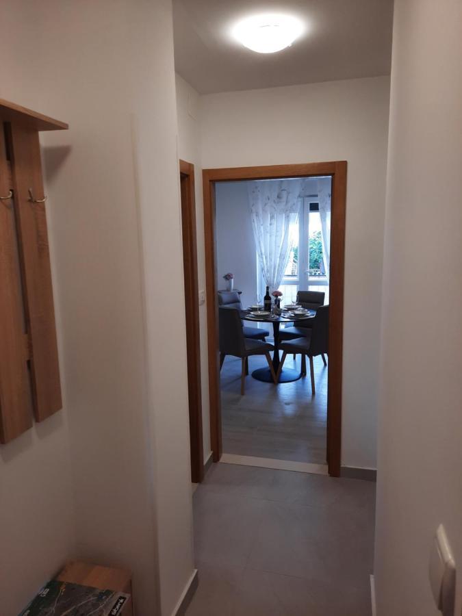 Apartman Laura M Vodice Kültér fotó