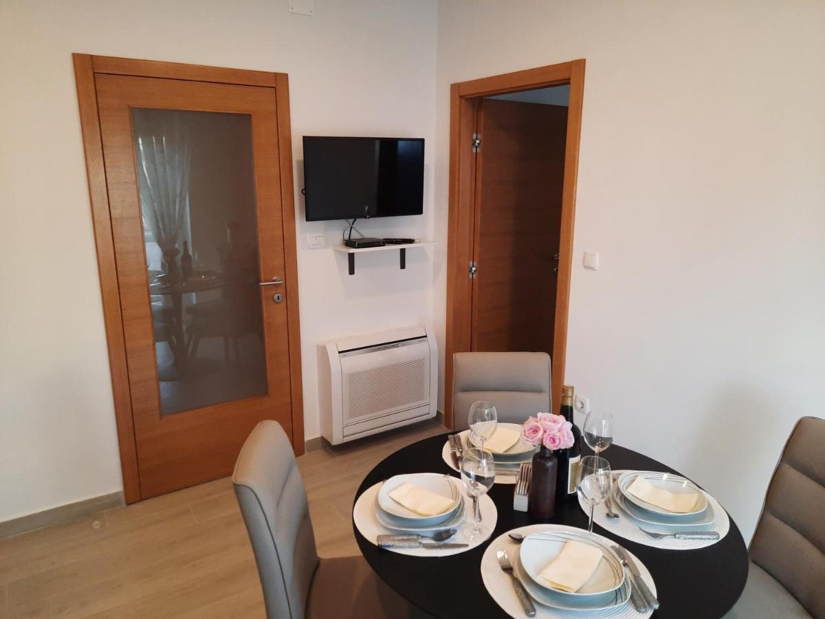 Apartman Laura M Vodice Kültér fotó