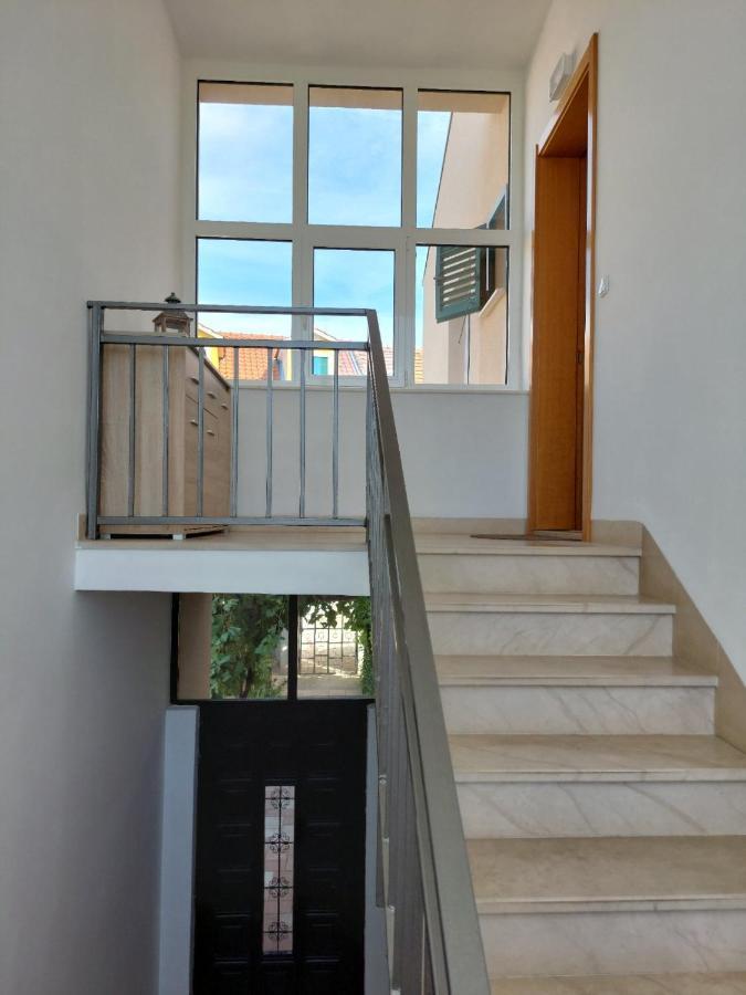 Apartman Laura M Vodice Kültér fotó